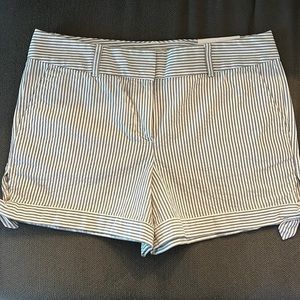 Womens Loft 4” shorts size 8